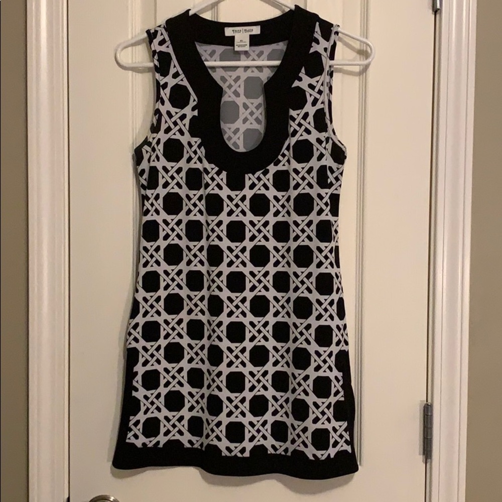 Sleeveless tunic